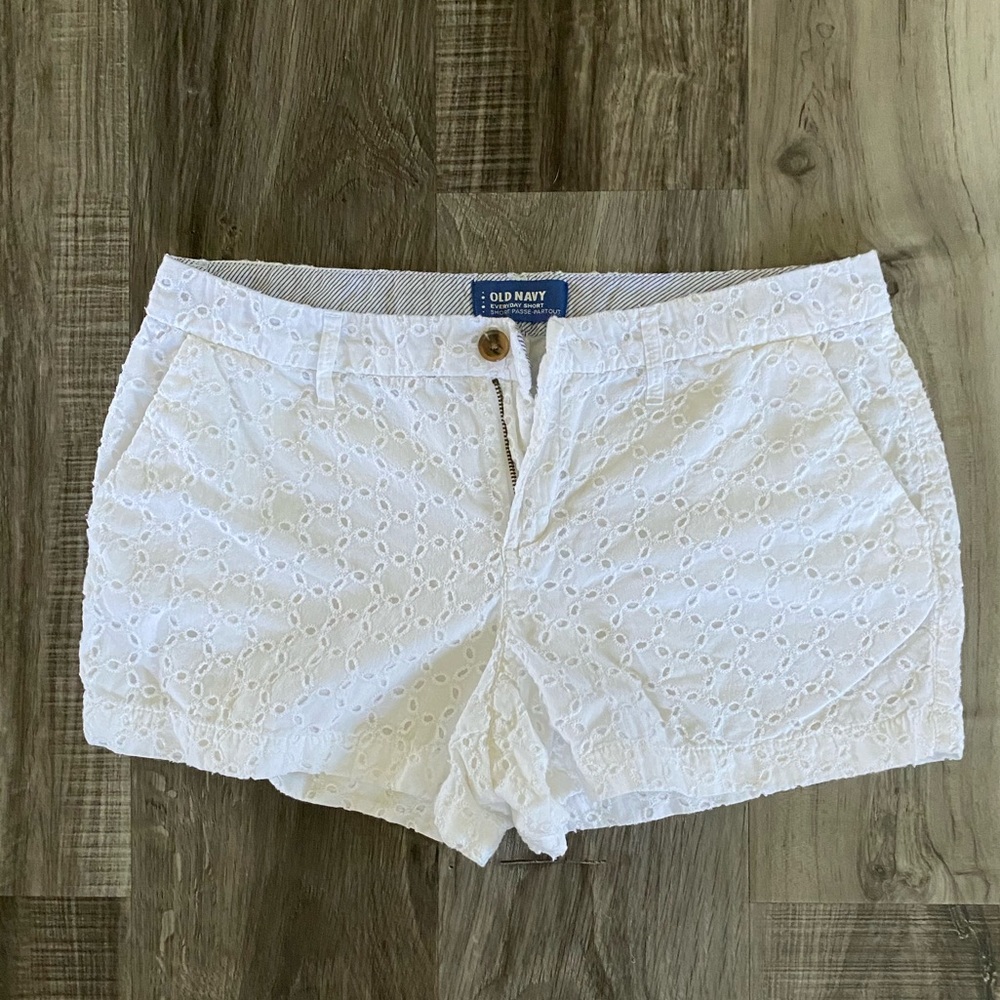 White Floral Everyday Shorts Size- 6
